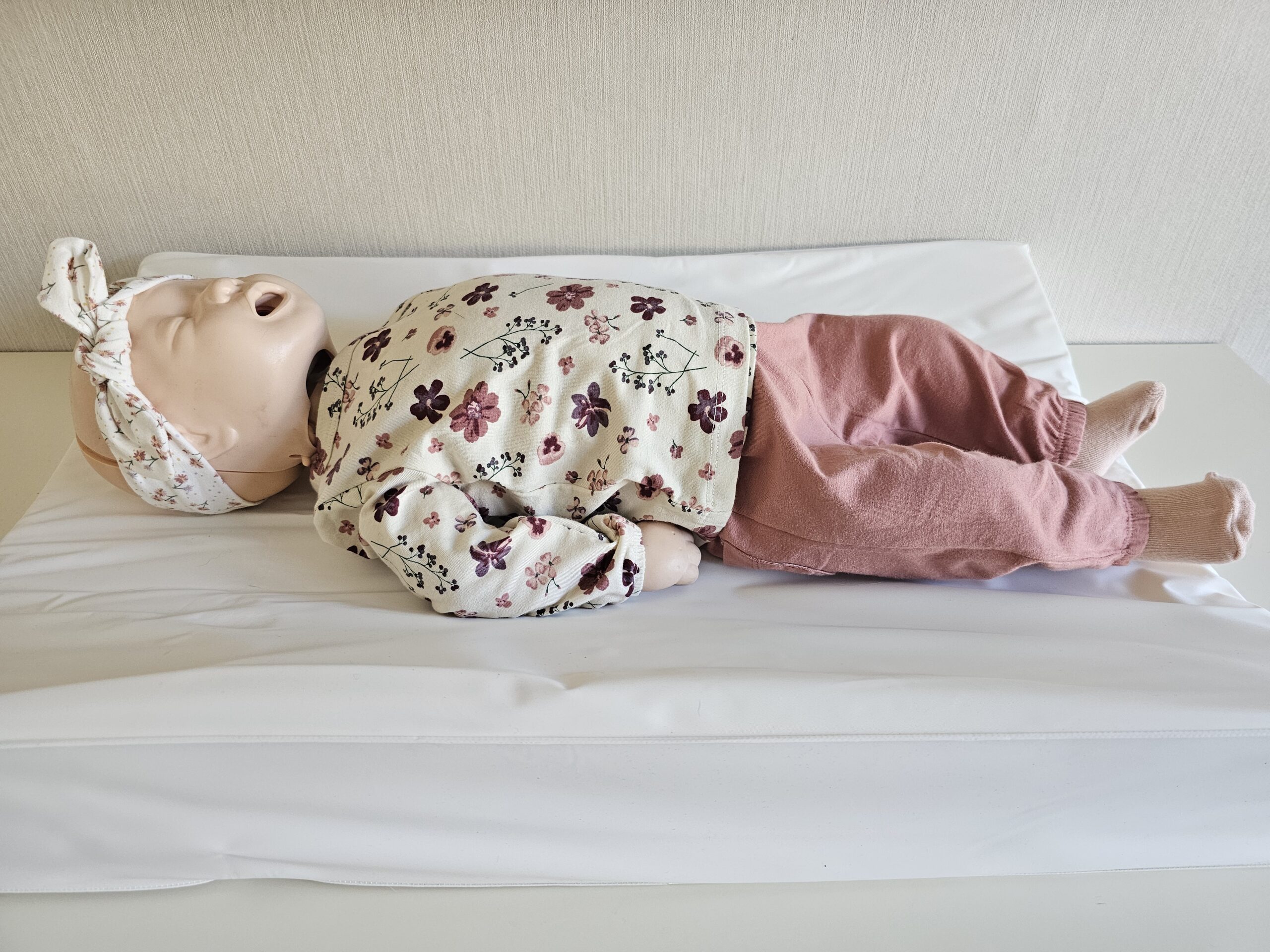 Laerdal - Little Baby - Reanimatiepop QCPR - Marjolein - Te Huur